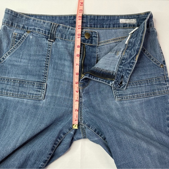Gloria Vanderbilt Brynn Rollcuff Bermuda Jean Shorts Size 12 - Picture 7 of 8